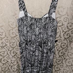 Love Reign size small black and white dress